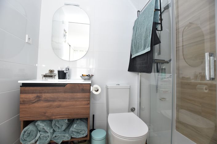 Image No.28-2 Bed Property for sale