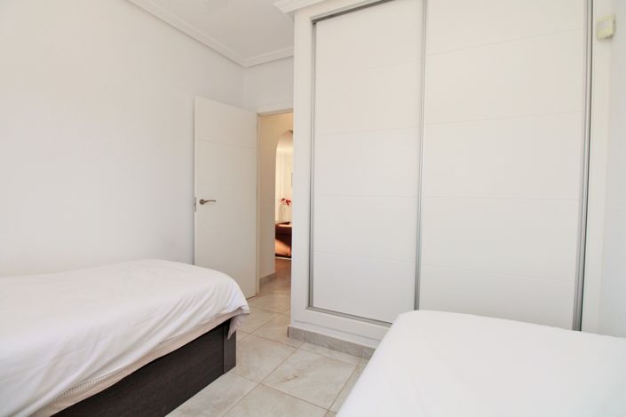 Image No.13-Villa de 4 chambres à vendre à Playa Flamenca