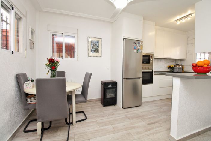 Image No.20-Villa de 4 chambres à vendre à Playa Flamenca