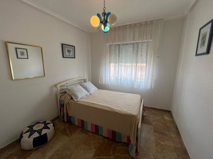 Image No.17-4 Bed Townhouse for sale
