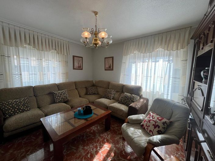 Image No.2-4 Bed Townhouse for sale