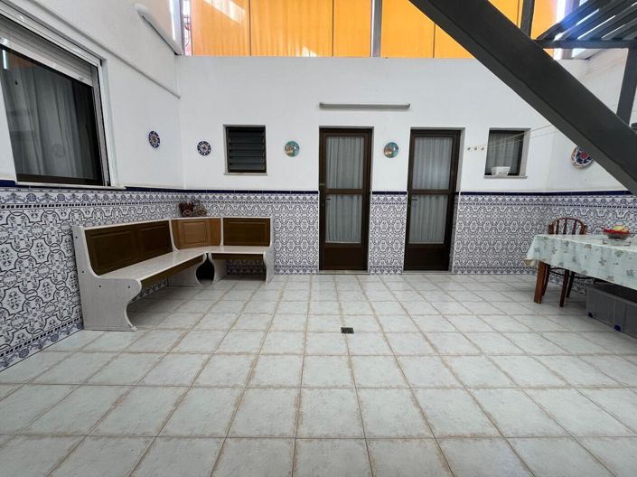 Image No.22-4 Bed Townhouse for sale