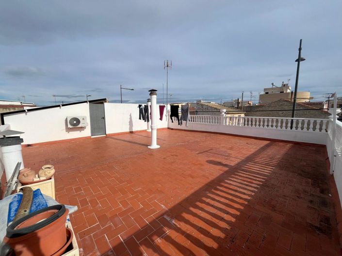 Image No.26-4 Bed Townhouse for sale