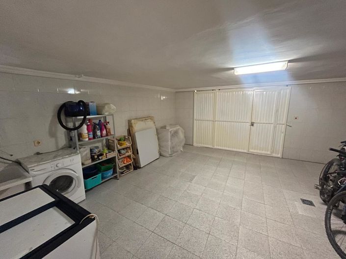 Image No.28-4 Bed Townhouse for sale