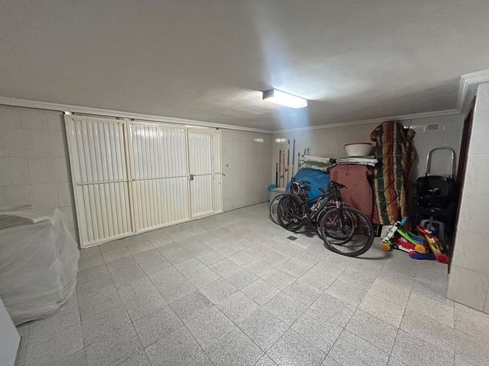 Image No.29-4 Bed Townhouse for sale