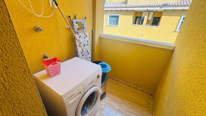 Image No.10-2 Bed Property for sale