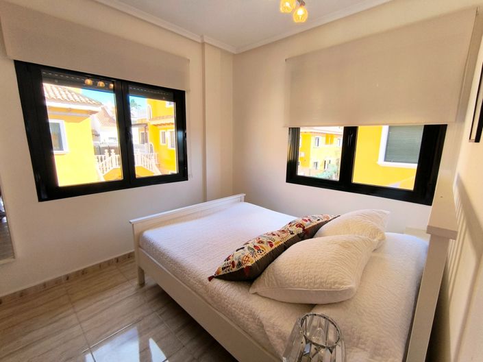 Image No.12-2 Bed Property for sale