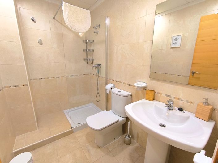 Image No.24-2 Bed Property for sale