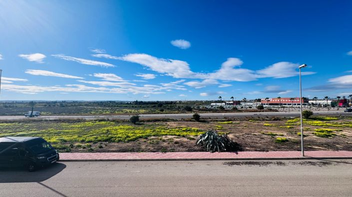 Image No.3-2 Bed Property for sale