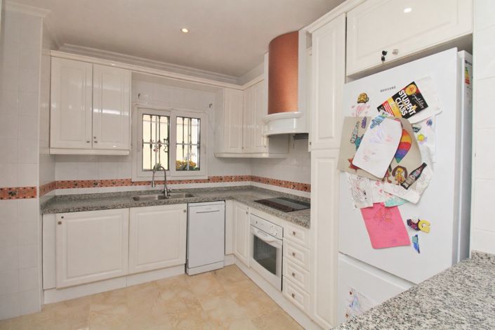 Image No.8-2 Bed Townhouse for sale