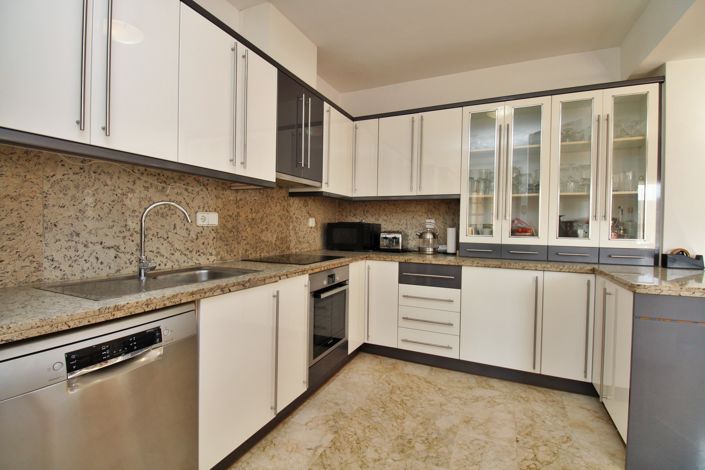 Image No.10-3 Bed Villa for sale