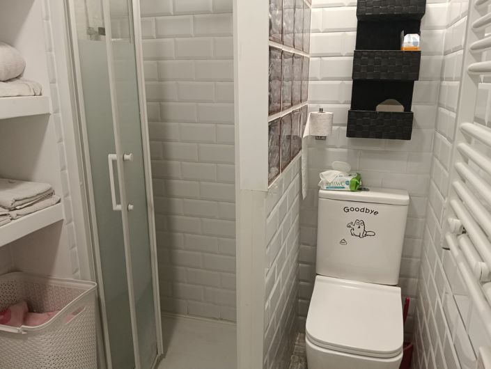 Image No.20-2 Bed Property for sale