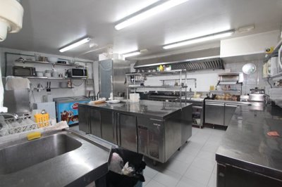 7566freeholdpopularrestauranttorrevieja260226