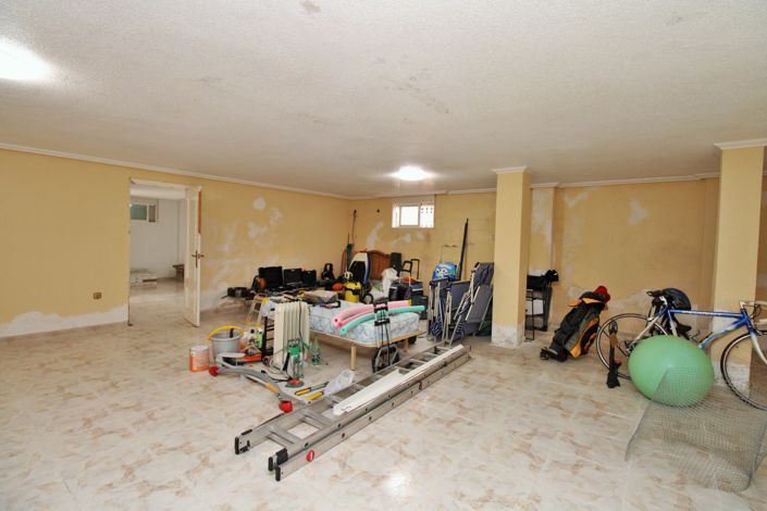 Image No.38-4 Bed Villa for sale