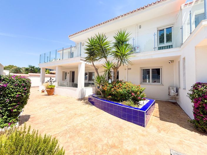 Image No.2-7 Bed Villa for sale