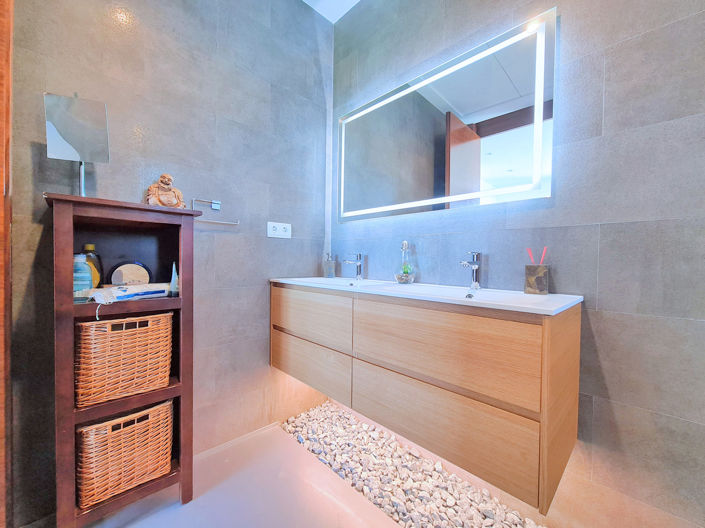 Image No.26-3 Bed Villa for sale