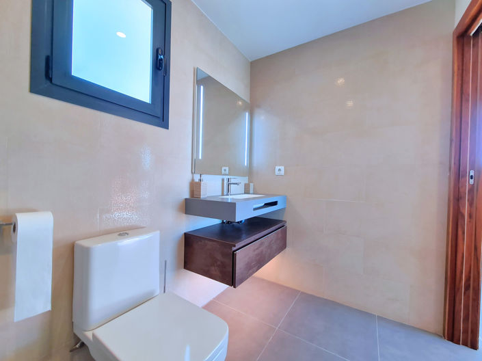 Image No.34-3 Bed Villa for sale