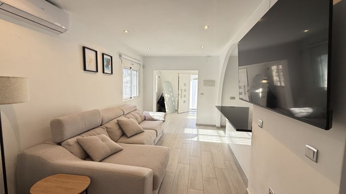 Image No.25-2 Bed Villa for sale