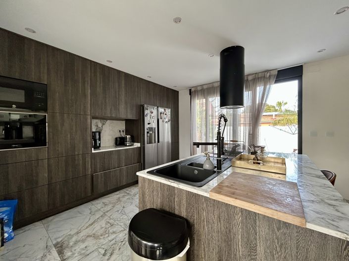 Image No.17-3 Bed Villa for sale