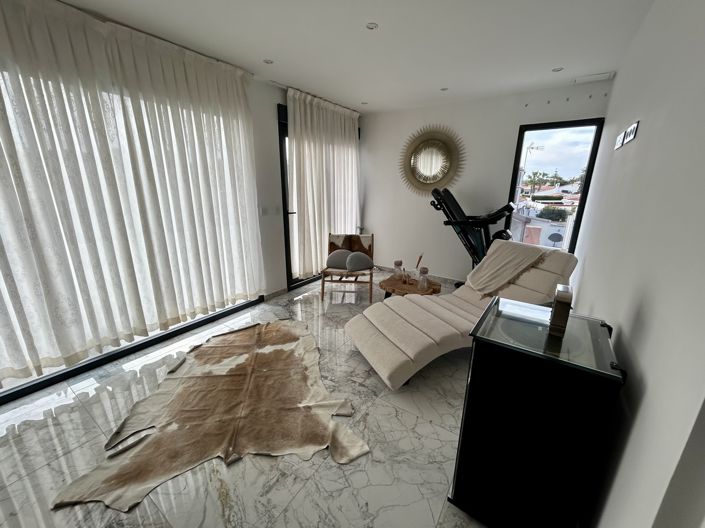 Image No.32-3 Bed Villa for sale