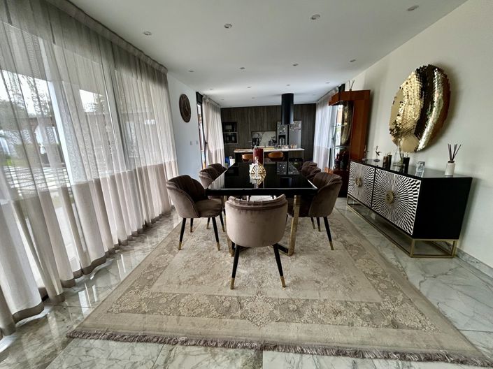 Image No.11-3 Bed Villa for sale