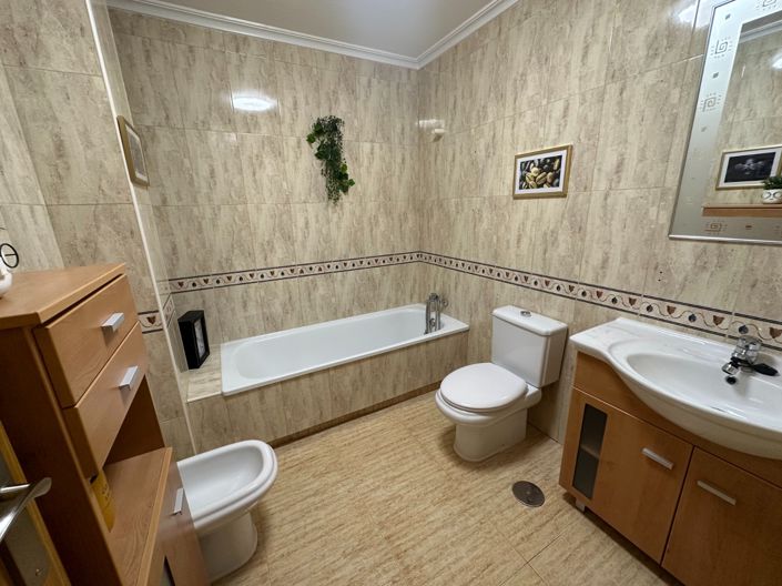 Image No.24-3 Bed Townhouse for sale