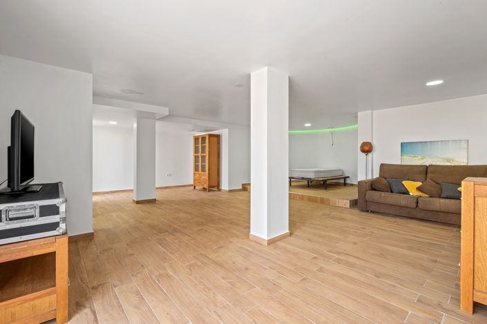 Image No.33-3 Bed Villa for sale