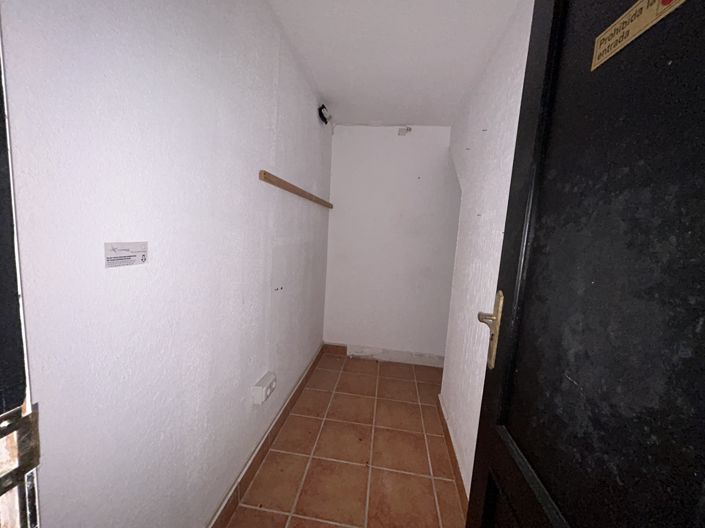 Image No.23-Commercial for sale