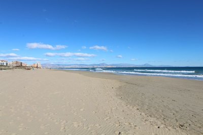 738913259topfloorapartmentwithviews0502261602