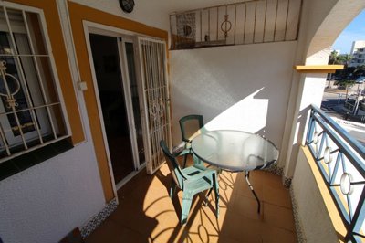 738913259topfloorapartmentwithviews0502261548