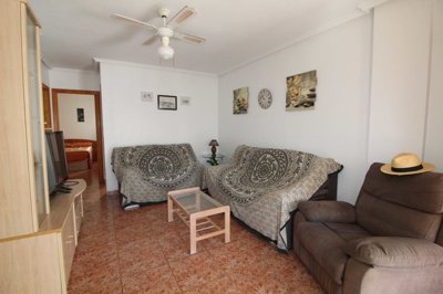738913259topfloorapartmentwithviews0502261548