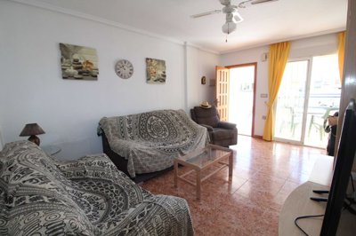 738913259topfloorapartmentwithviews0502261548