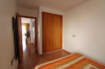 738913259topfloorapartmentwithviews0502261548