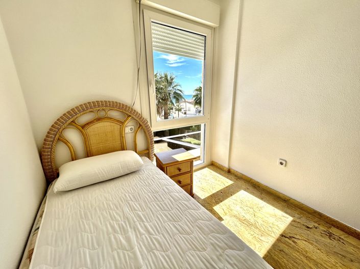 Image No.13-3 Bed Townhouse for sale