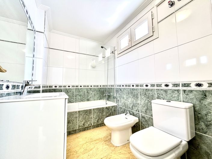 Image No.21-3 Bed Townhouse for sale