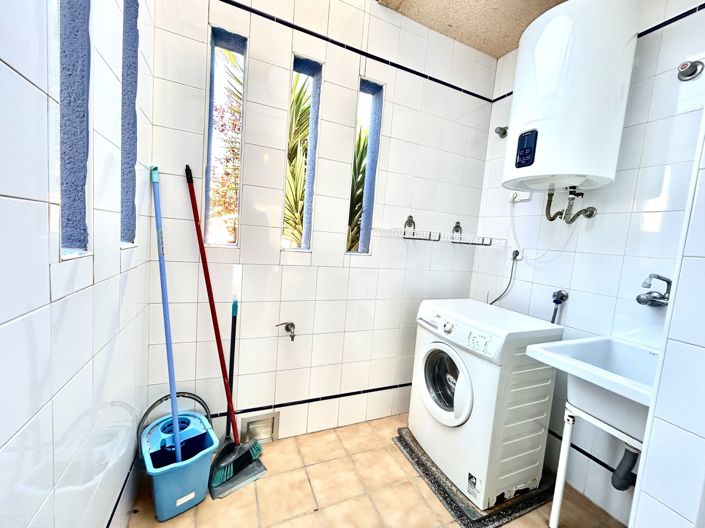 Image No.30-3 Bed Townhouse for sale