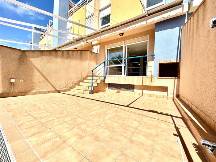 Image No.32-3 Bed Townhouse for sale