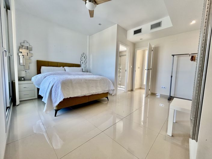 Image No.14-3 Bed Villa for sale