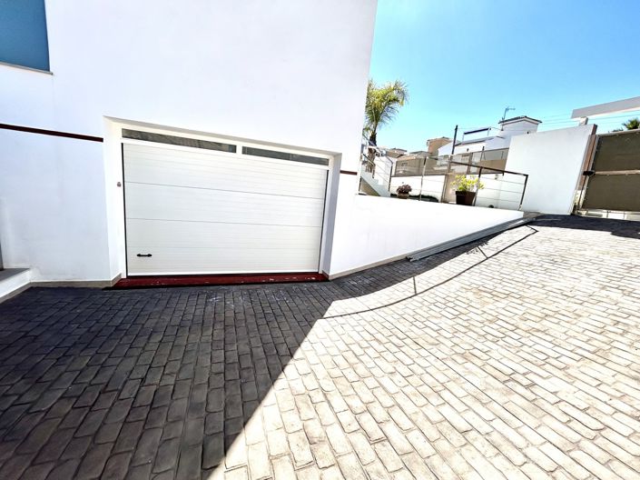 Image No.35-3 Bed Villa for sale