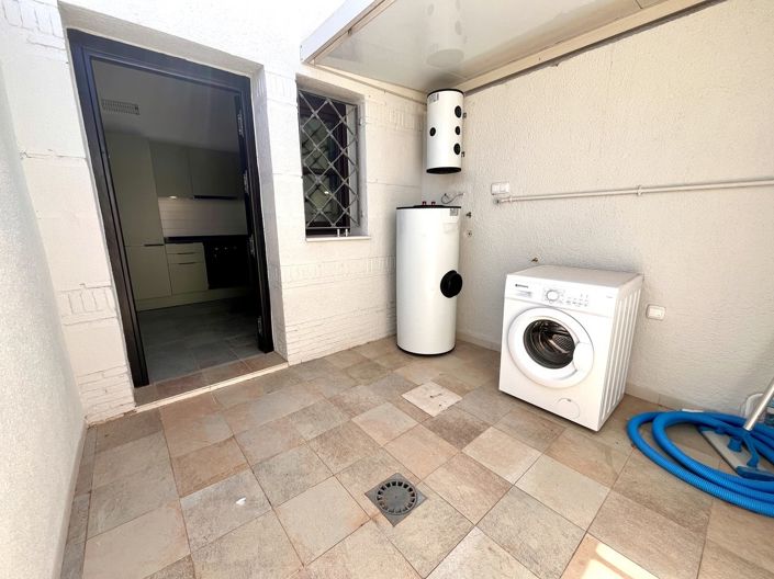 Image No.25-2 Bed Townhouse for sale