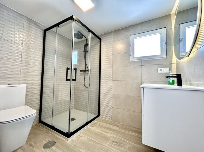 Image No.40-5 Bed Villa for sale