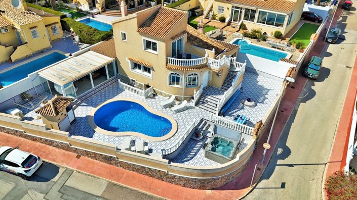 Image No.2-3 Bed Villa for sale