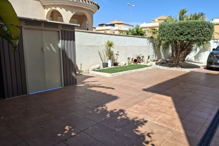 Image No.35-4 Bed Property for sale