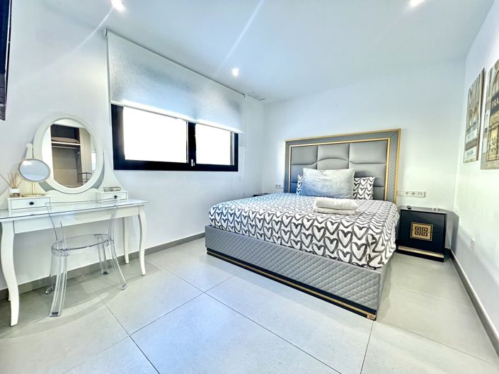 Image No.13-5 Bed Villa for sale