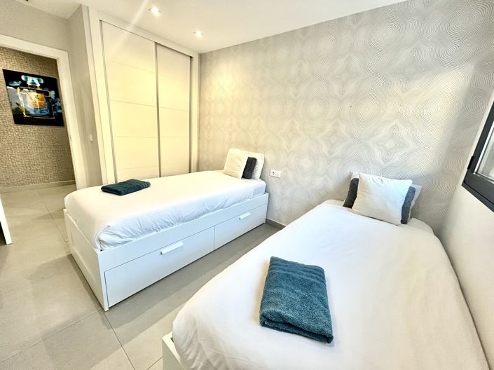 Image No.16-5 Bed Villa for sale