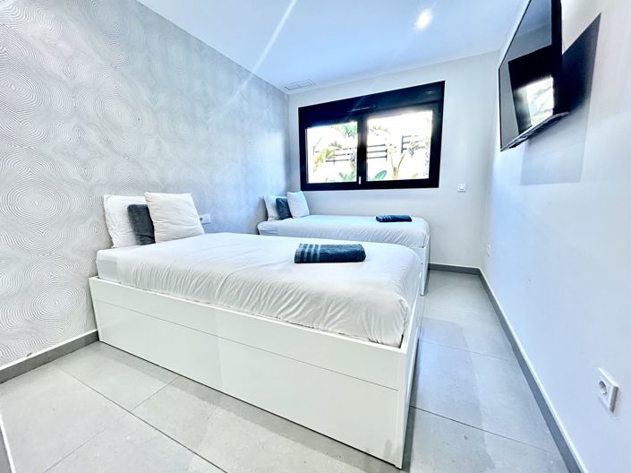 Image No.17-5 Bed Villa for sale