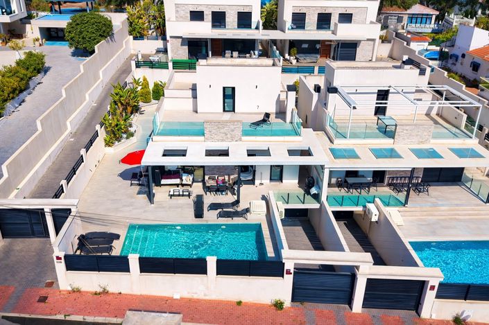 Image No.2-5 Bed Villa for sale