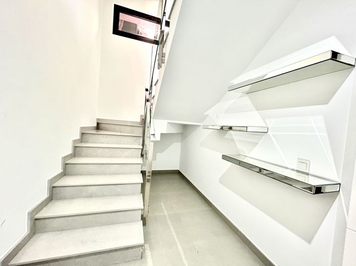 Image No.25-5 Bed Villa for sale