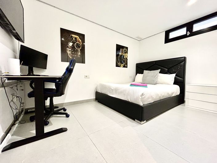 Image No.27-5 Bed Villa for sale