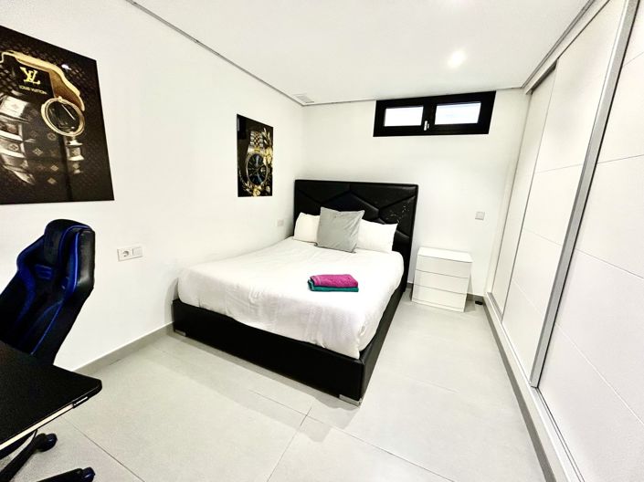 Image No.28-5 Bed Villa for sale